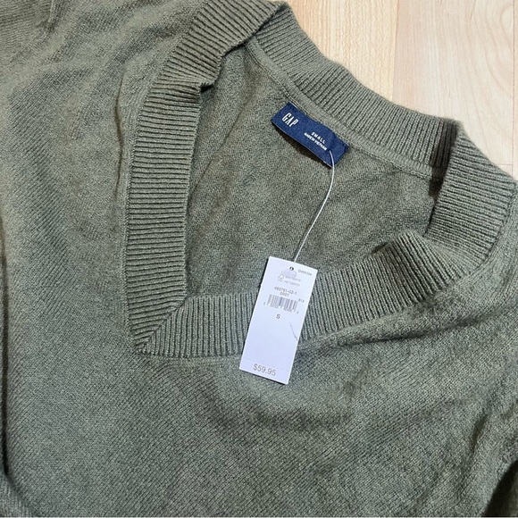 Gap Men’s Green V-Neck Sweater New With Tags Size Small - Picture 6 of 6